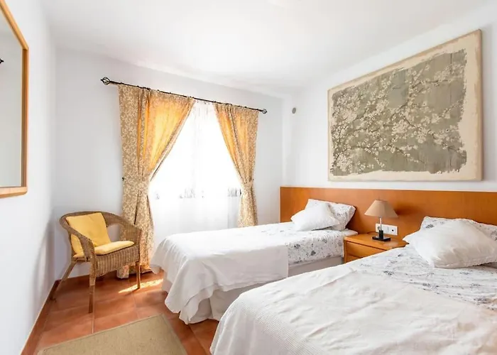 Villa Rustica -Heated Pool & Garden Near The Beach